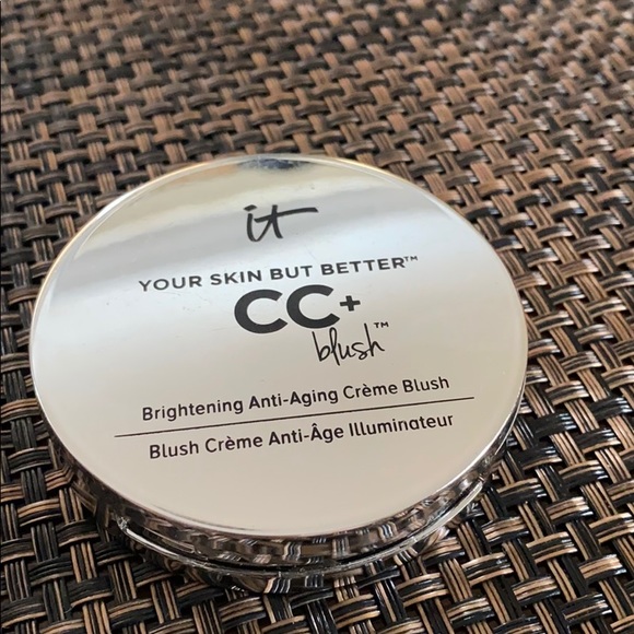 it cosmetics Other - It cosmetics blush naturally pretty